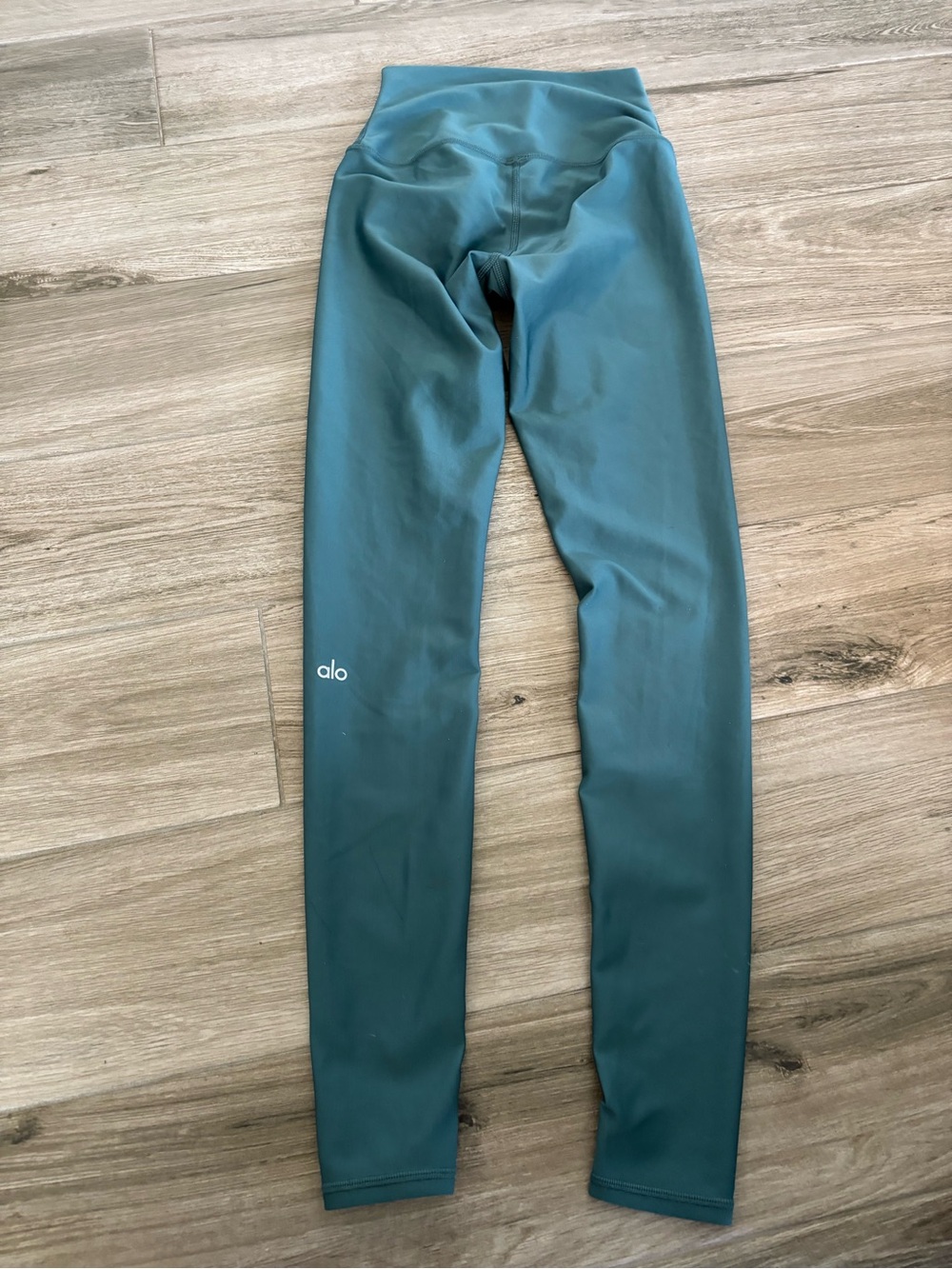 alo yoga leggings